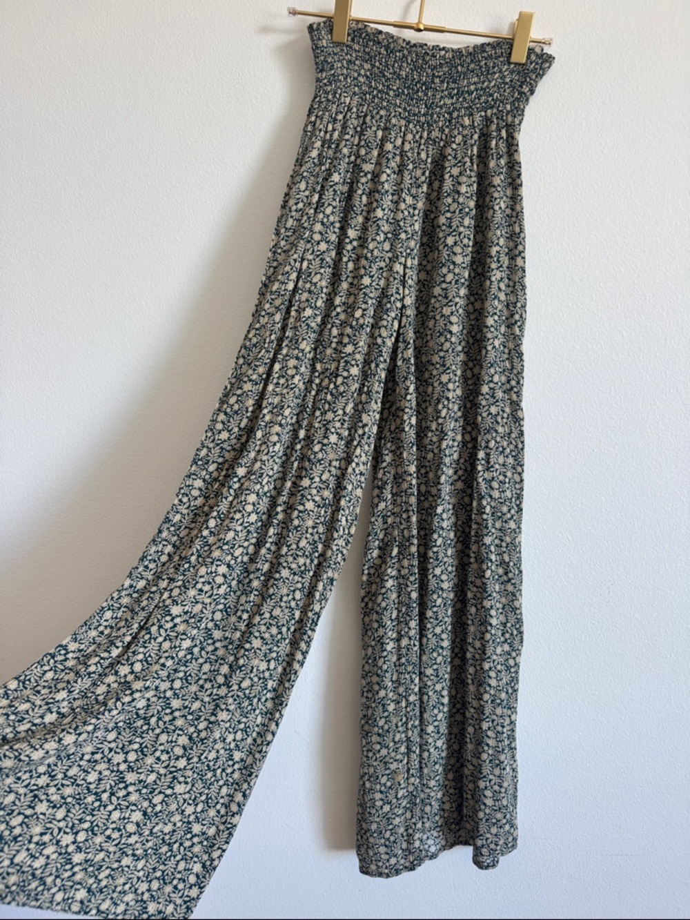 Mahina Flowy Floral Pants - Picture 2 of 3